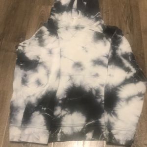 Lululemon sweatshirt